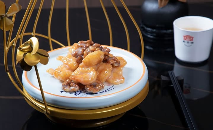 E11. Walnut Shrimp E11. 核桃虾